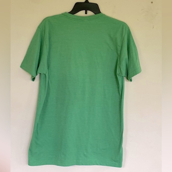 Sonoma Men L Short-Sleeve Green Graphic Mulligan’s Bar & Grill Boston Golfer - Picture 2 of 4